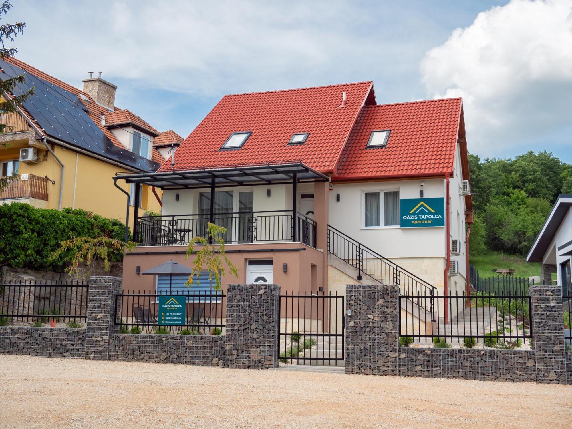 Oazis Tapolca Apartman Мішкольц Екстер'єр фото